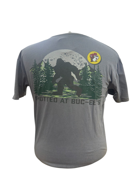 Buc-ee’s “Spotted at Buc-ee’s” Bigfoot Graphic Tee – Charcoal Gray Unisex T-Shirt