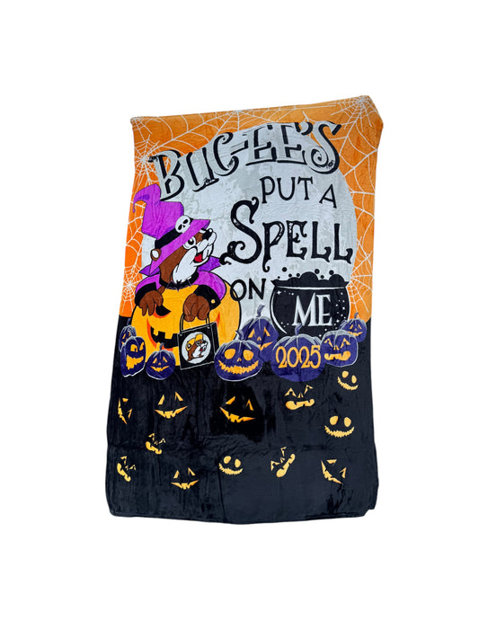 Buc-ee’s Halloween Blanket 2025 – “Cast a Spell on Me” Cozy Throw